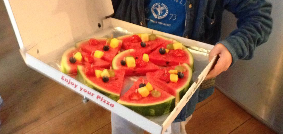 Verdikken streep zonde Traktatie watermeloen pizza - Kidzy.nl